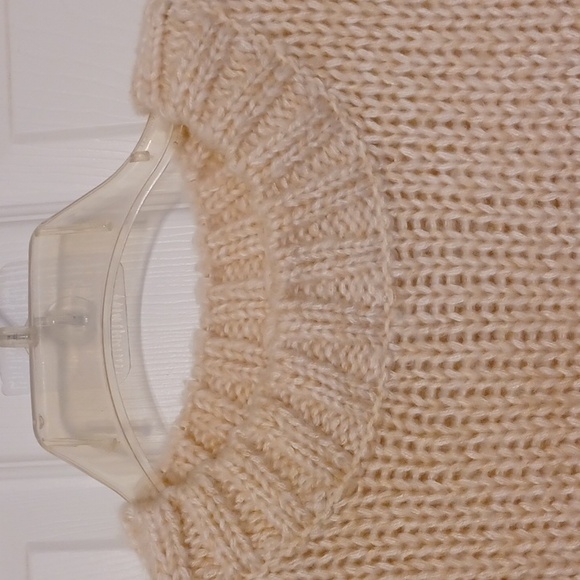 Greylin Sz XS, (runs More Like A S) Cream Knit Crew Neck Sweater. Super Soft - Picture 3 of 10